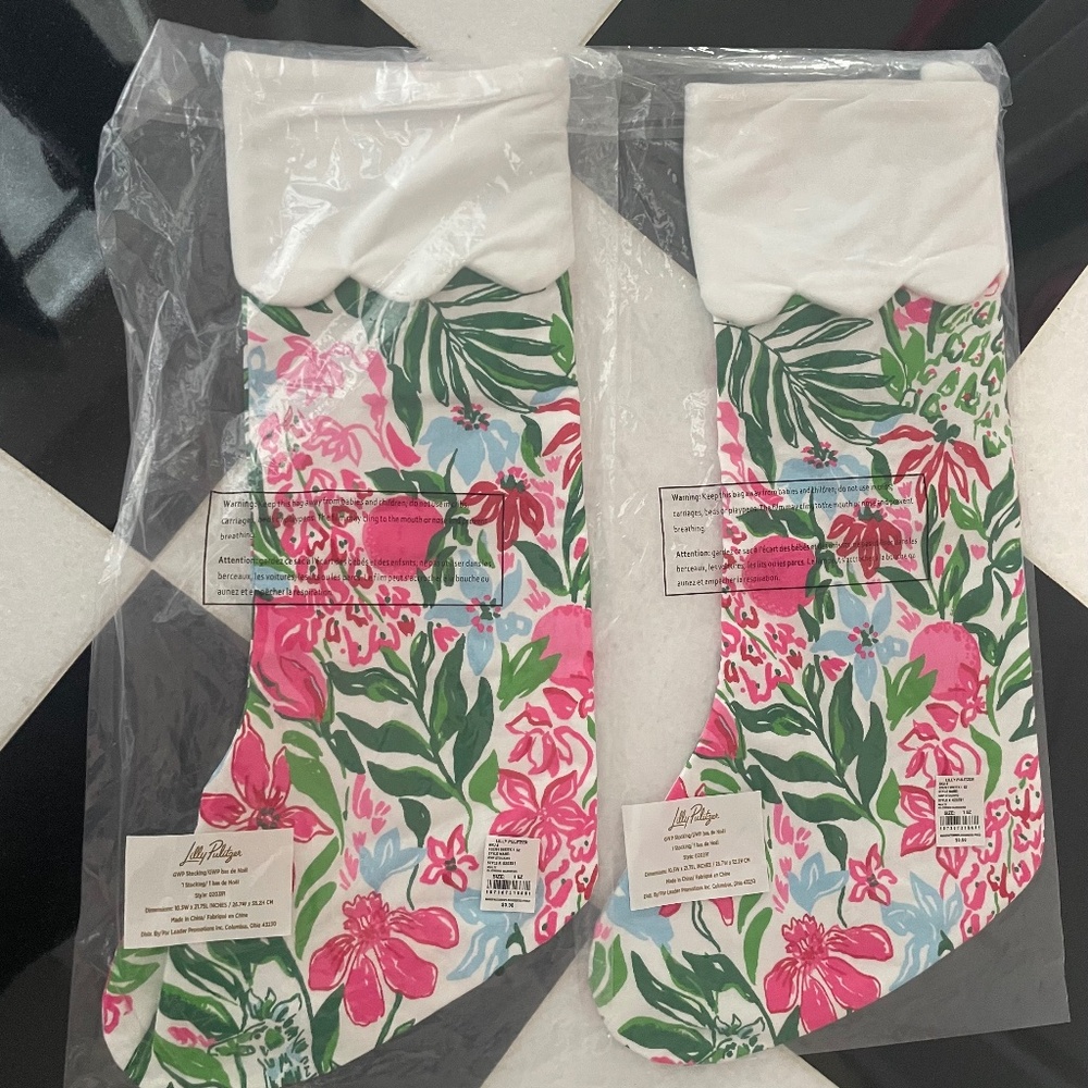 LILLY PULITZER HOLIDAY STOCKINGS - NWT